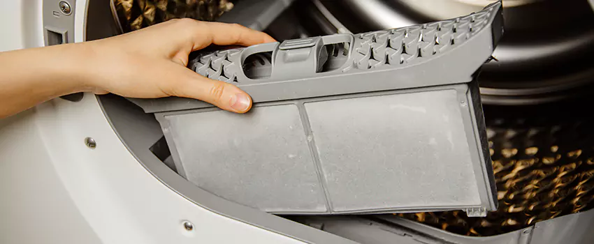 Signs Of A Clogged Dryer Lint Trap in Baytown, Texas